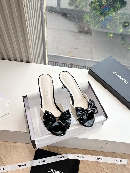 Chanel Elegant Genuine Leather Soft Flat Sandals