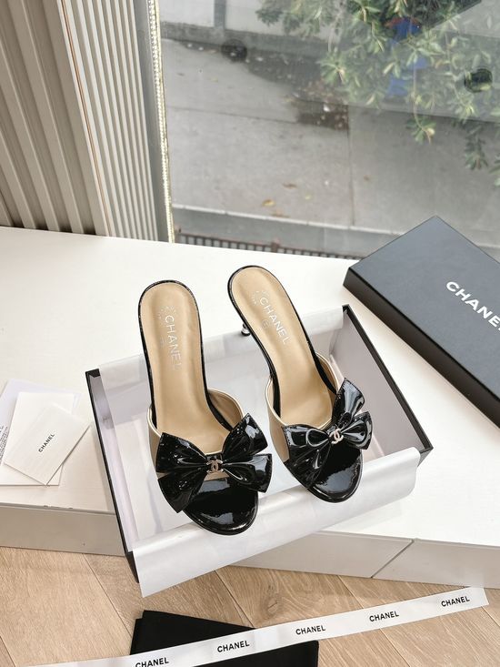 Chanel Elegant Genuine Leather Soft Flat Sandals