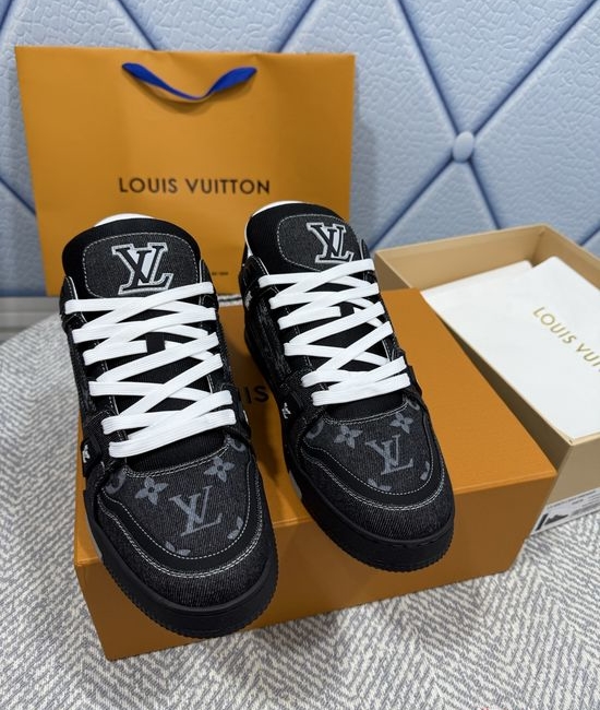 Louis Vuitton LV Premium Leather Sneakers with Anti-slip Sole