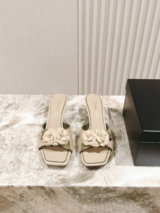 Chanel Flower Decor Leather Mules with Genuine Leather Outsole