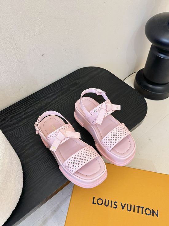 Louis Vuitton Lacquered Hardware Decor Thick Sole Leather Sandals