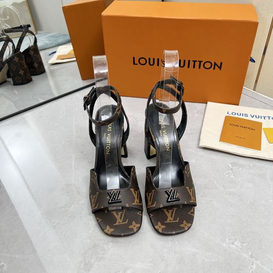 Louis Vuitton Cutout Patent Leather Sandals With Genuine Leather Sole