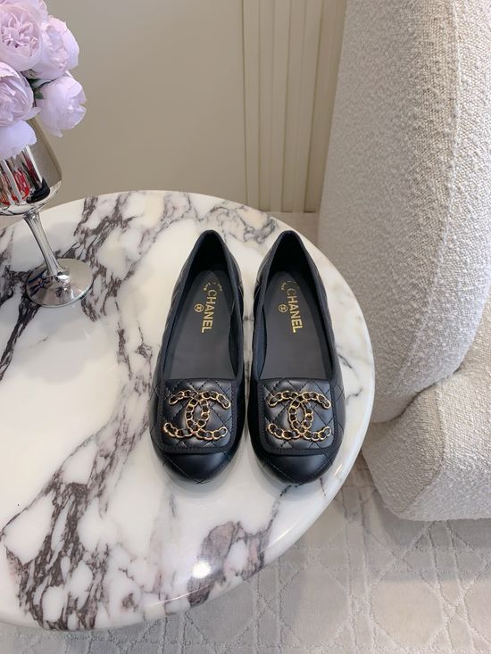 Chanel Quilted Leather Flat Shoes Elegant Versatile Comfortable Daily Footwear