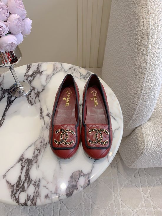 Chanel Quilted Leather Flat Shoes Elegant Versatile Comfortable Daily Footwear