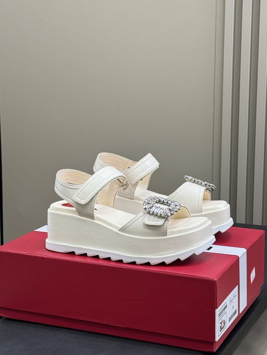 Roger Viver Elevated Thick Sole Sandals Soft Cowhide Upper