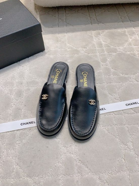 Chanel Classic Logo Loafer Half Slippers Leather Upper Non-slip Outsole