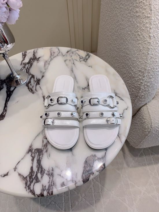 Balenciaga Classic Studded Leather Slides Comfortable Leather Lined Outsole