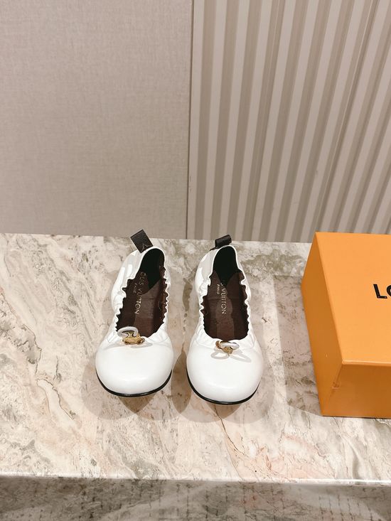 Louis Vuitton Soft Lambskin Leather Flexible Slip-on Ballet Flats