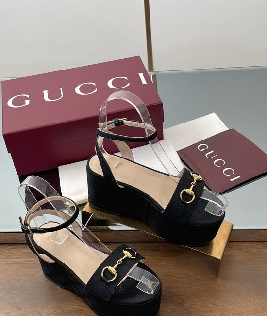 Gucci Platform Peep Toe Wedge Sandals With Signature Buckle Accent