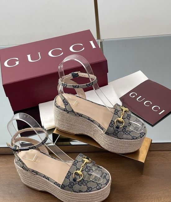 Gucci Espadrille Platform Peep Toe Sandals With Classic Buckle Detail