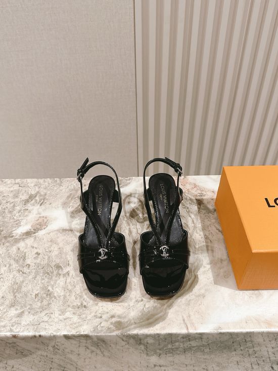 Louis Vuitton Patent Leather Mid Heel Comfortable Sandals