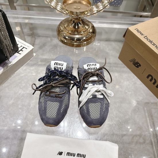 Miu Miu Comfortable Closed Toe Slip-on Casual Slides