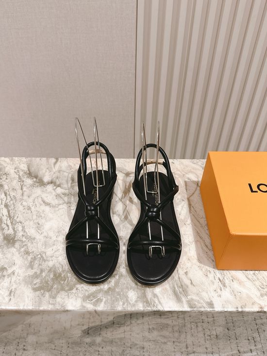 Louis Vuitton Elegant Patent Leather Comfortable Heeled Sandals