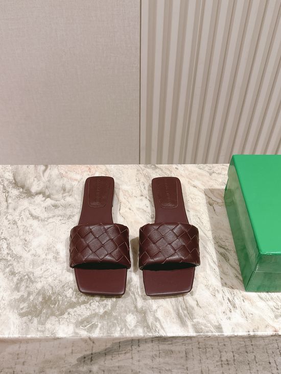 Bottega Veneta Premium Woven Leather Mules with Non-slip Sole