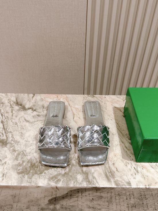 Bottega Veneta Premium Woven Leather Mules with Non-slip Sole
