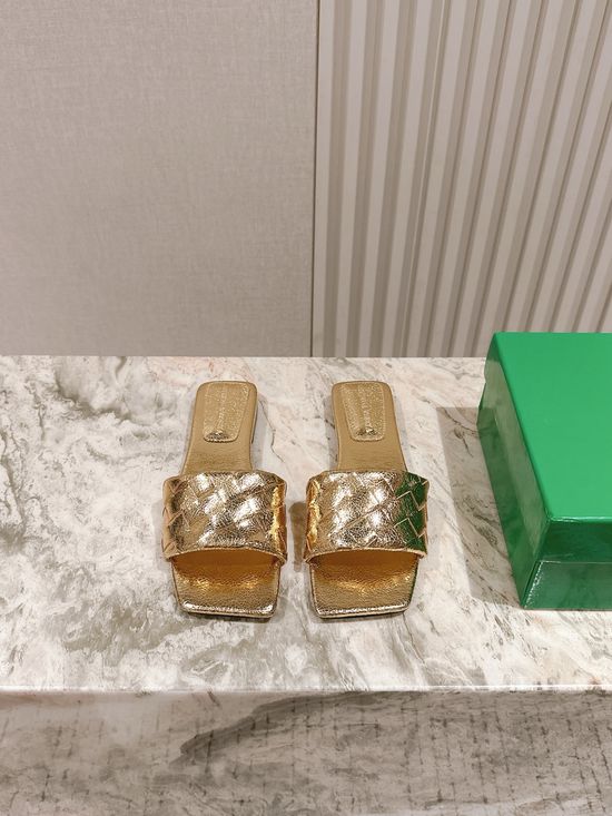 Bottega Veneta Premium Woven Leather Mules with Non-slip Sole