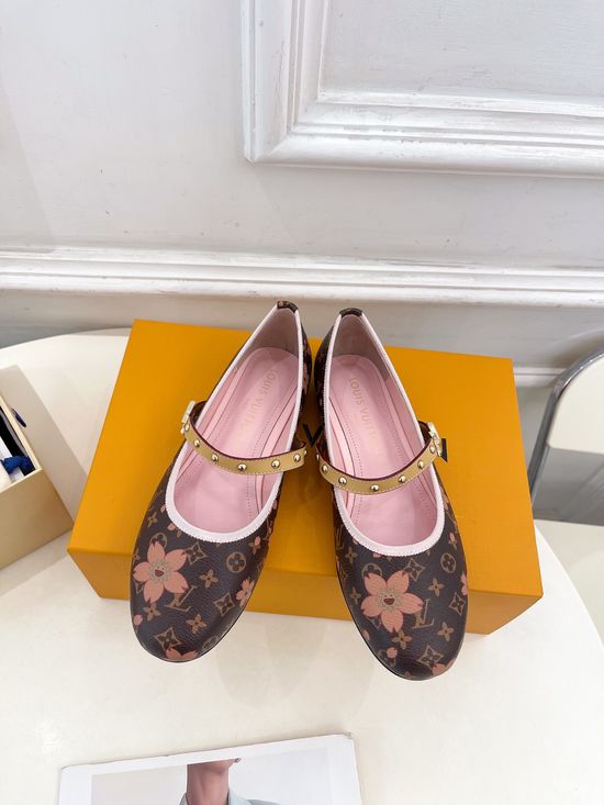 Louis Vuitton Embossed Leather Ballet Flats with Genuine Leather Sole