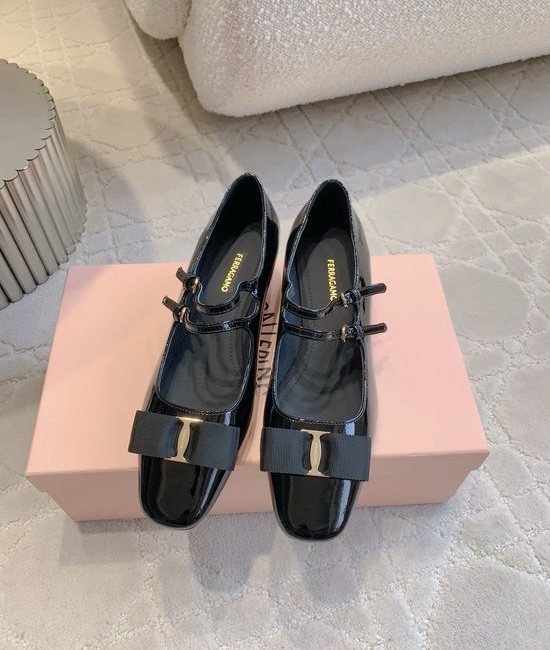Ferragamo Elegant Double Strap Dress Shoes Comfortable Leather Sole