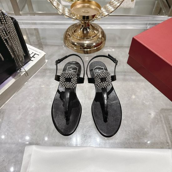 Roger Viver Elegant Leather Thong Sandals with Hardware Accents