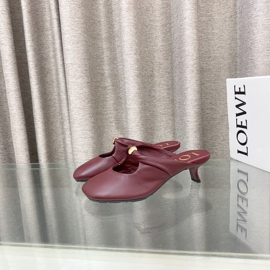 Loewe Chic Slip-on Sandals with Soft Leather and Durable Sole