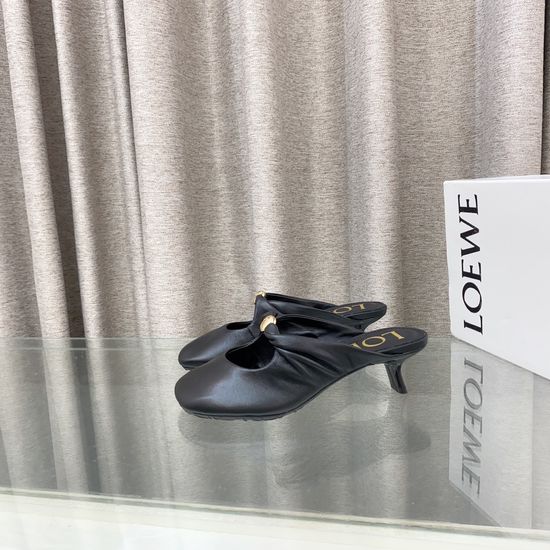 Loewe Chic Slip-on Sandals with Soft Leather and Durable Sole