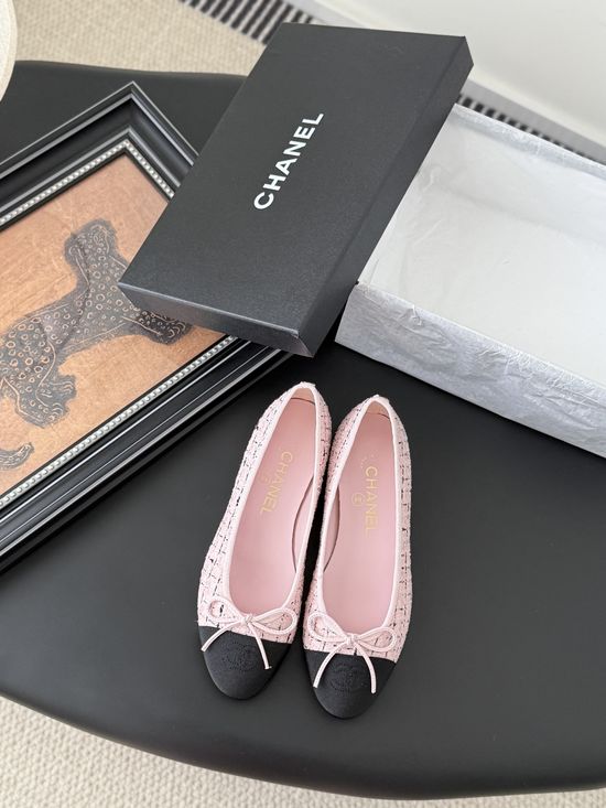 Chanel Classic Round Toe Comfortable Ballet Flats with Premium Material