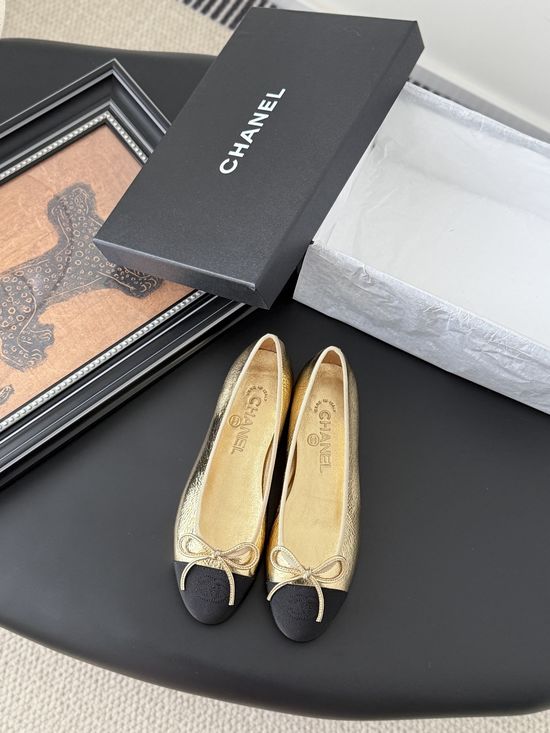 Chanel Classic Round Toe Comfortable Ballet Flats with Premium Material