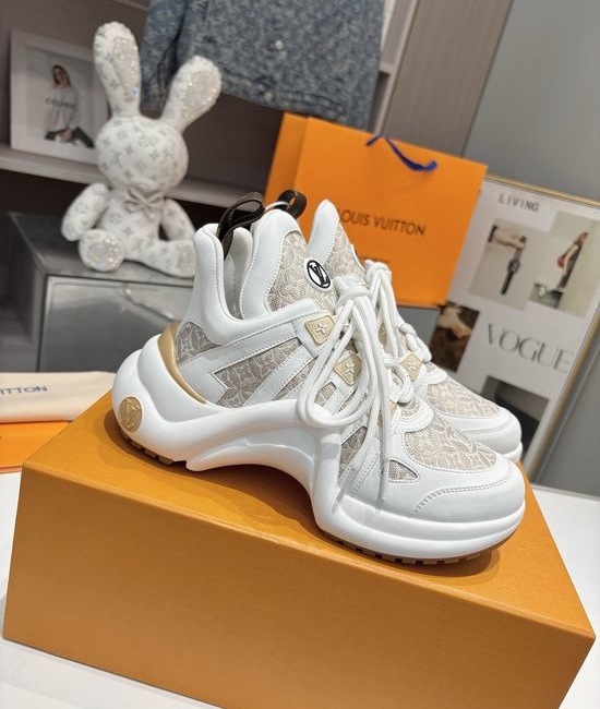 Louis Vuitton LV Comfortable Arch Support Leather Casual Sneakers
