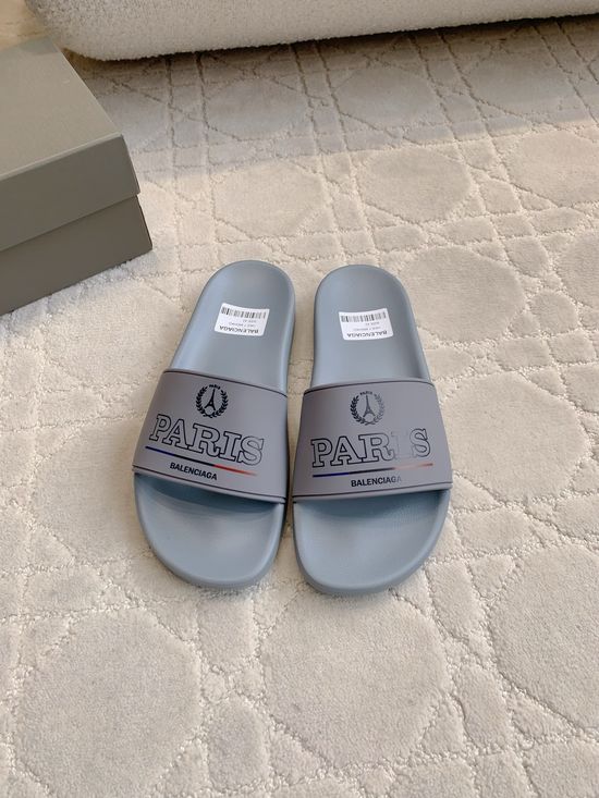 Balenciaga Casual Comfort Lightweight Beach Slide Sandals