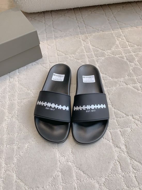 Balenciaga Casual Comfort Lightweight Beach Slide Sandals