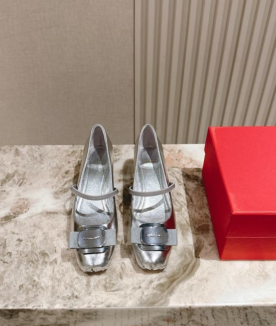 Ferragamo Elegant Bow Decorated Square Toe Flat Shoes
