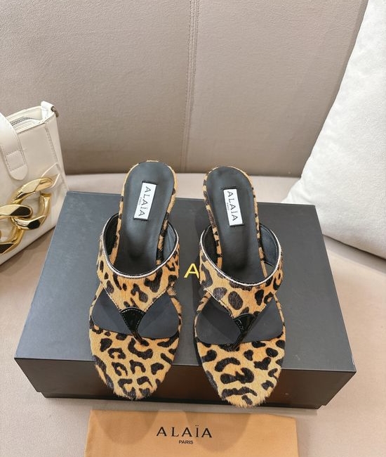 Alaia Elegant Comfortable Kitten Heel Soft Genuine Leather Shoes