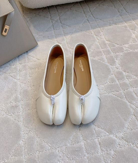 Maison Margiela Soft Split Toe Leather Casual Ballet Flats