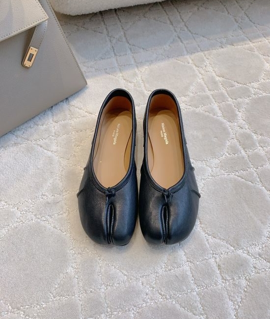 Maison Margiela Soft Split Toe Leather Casual Ballet Flats