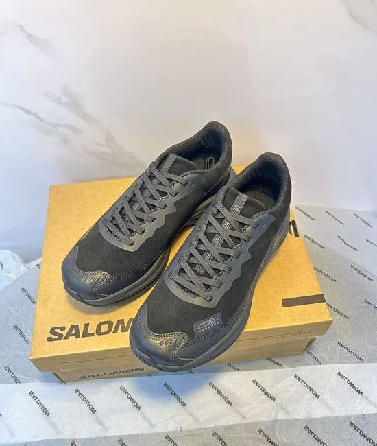 Maison Margiela Premium Leather Upper Outdoor Running Shoes with Cushioning