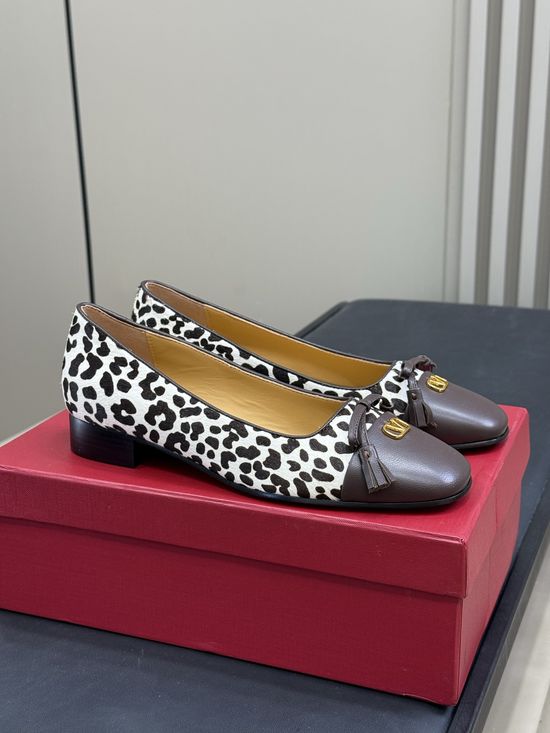 Valentino Soft Sheepskin Ballet Flats With Comfortable Design