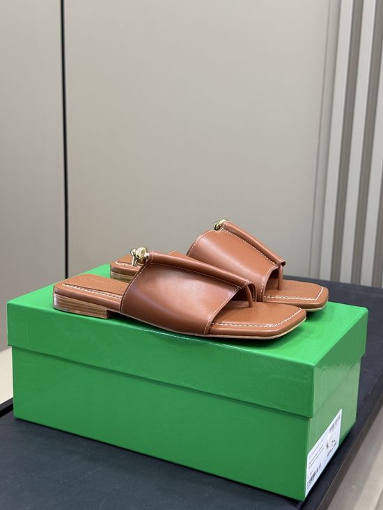 Bottega Veneta Knot Detail Flat Thong Sandals With Premium Leather