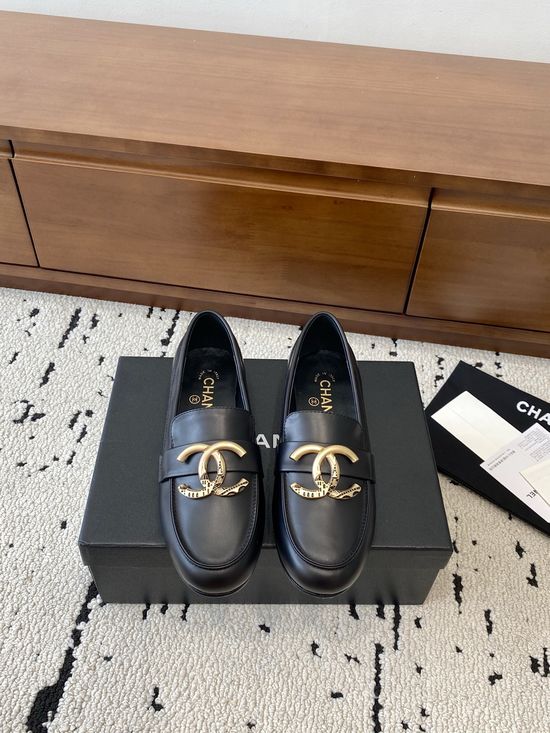 Chanel Retro Low Heel Pointed Toe Leather Dress Shoes