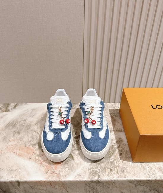 Louis Vuitton LV Thick-soled Casual Sneakers with Grid Texture Design
