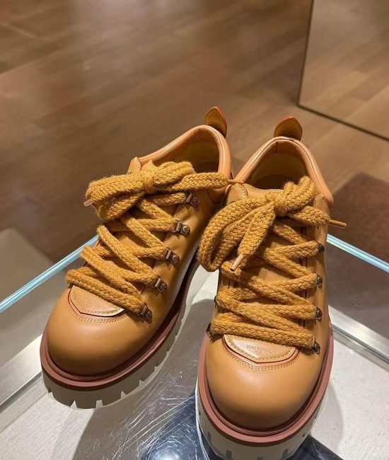 Louis Vuitton LV Calfskin Leather Lace-up Dress Shoes