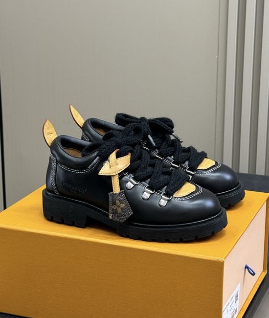 Louis Vuitton LV Calfskin Leather Lace-up Dress Shoes