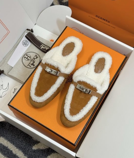 Hermes Classic Mule Slippers Cowhide Upper Shearling Lining
