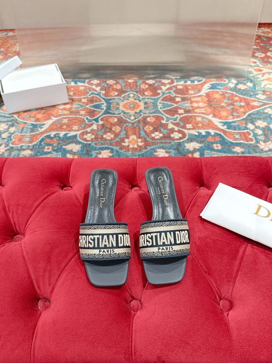Christian Dior Woven Flat Slide Sandals Embroidered Detail Premium Leather Sole