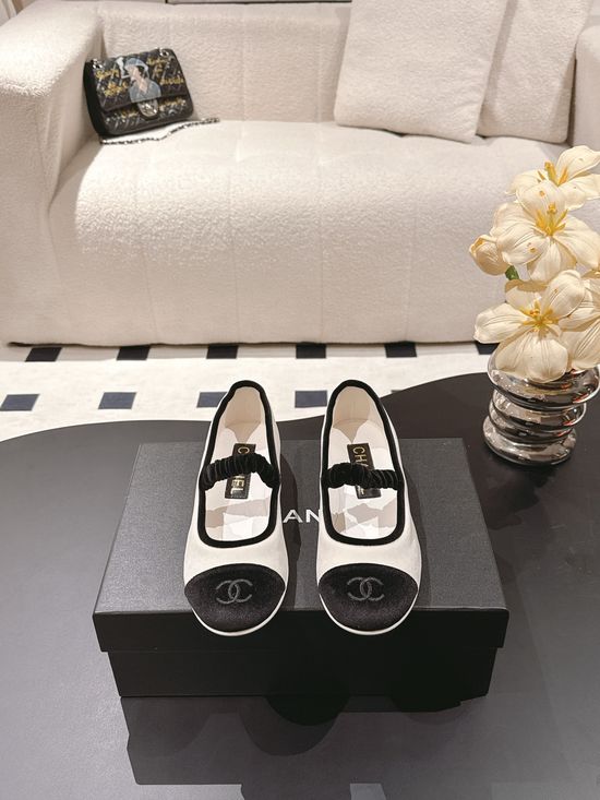 Chanel Velvet Mary Jane Flats Genuine Leather Lined Classic Shoes