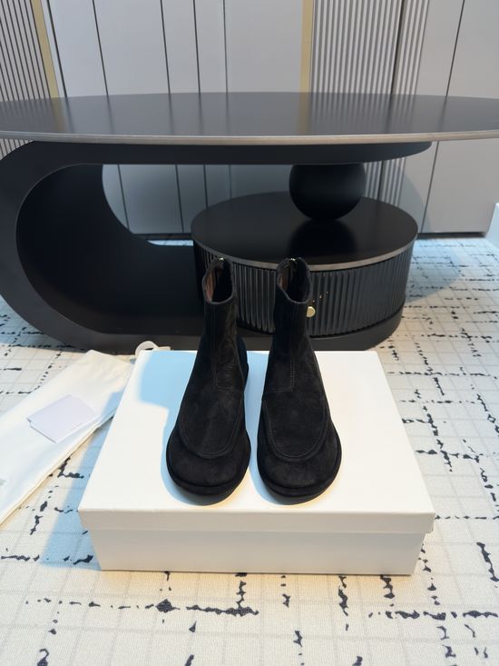 The Row Classic Round Toe Flat Ankle Boots Minimalist Style