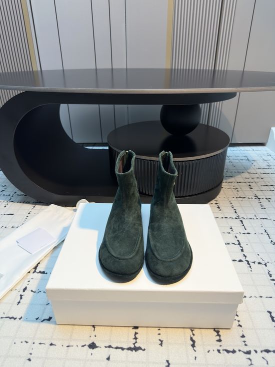 The Row Classic Round Toe Flat Ankle Boots Minimalist Style