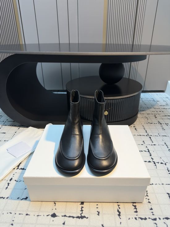 The Row Classic Round Toe Flat Ankle Boots Minimalist Style