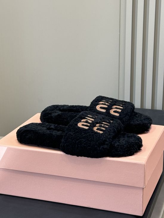 Miu Miu Furry Warm Shearling Lined Slippers Soft and Comfortable