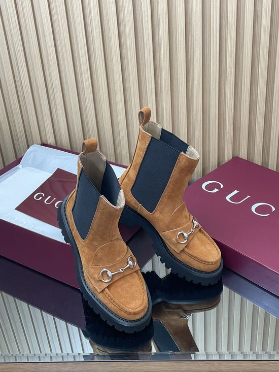 Gucci Horsebit Decor Chelsea Ankle Boots Thick Grooved Rubber Sole
