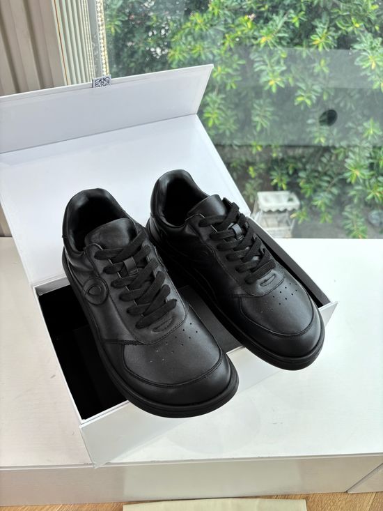 Loewe Minimalist Stitching Sneakers Comfortable for Walking